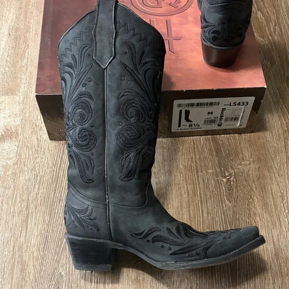 Circle G Black Embroidered Heeled Boots - Picture 5 of 6